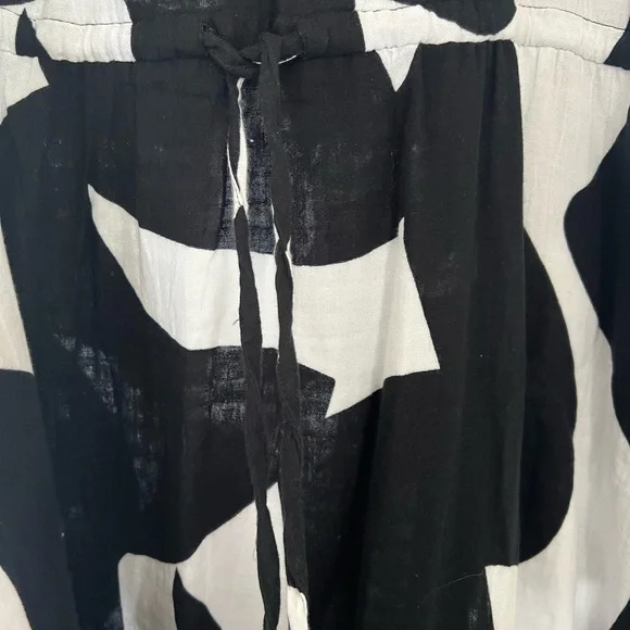 Time and Tru Black & White Abstract Halter Maxi Dress - Picture 4 of 9